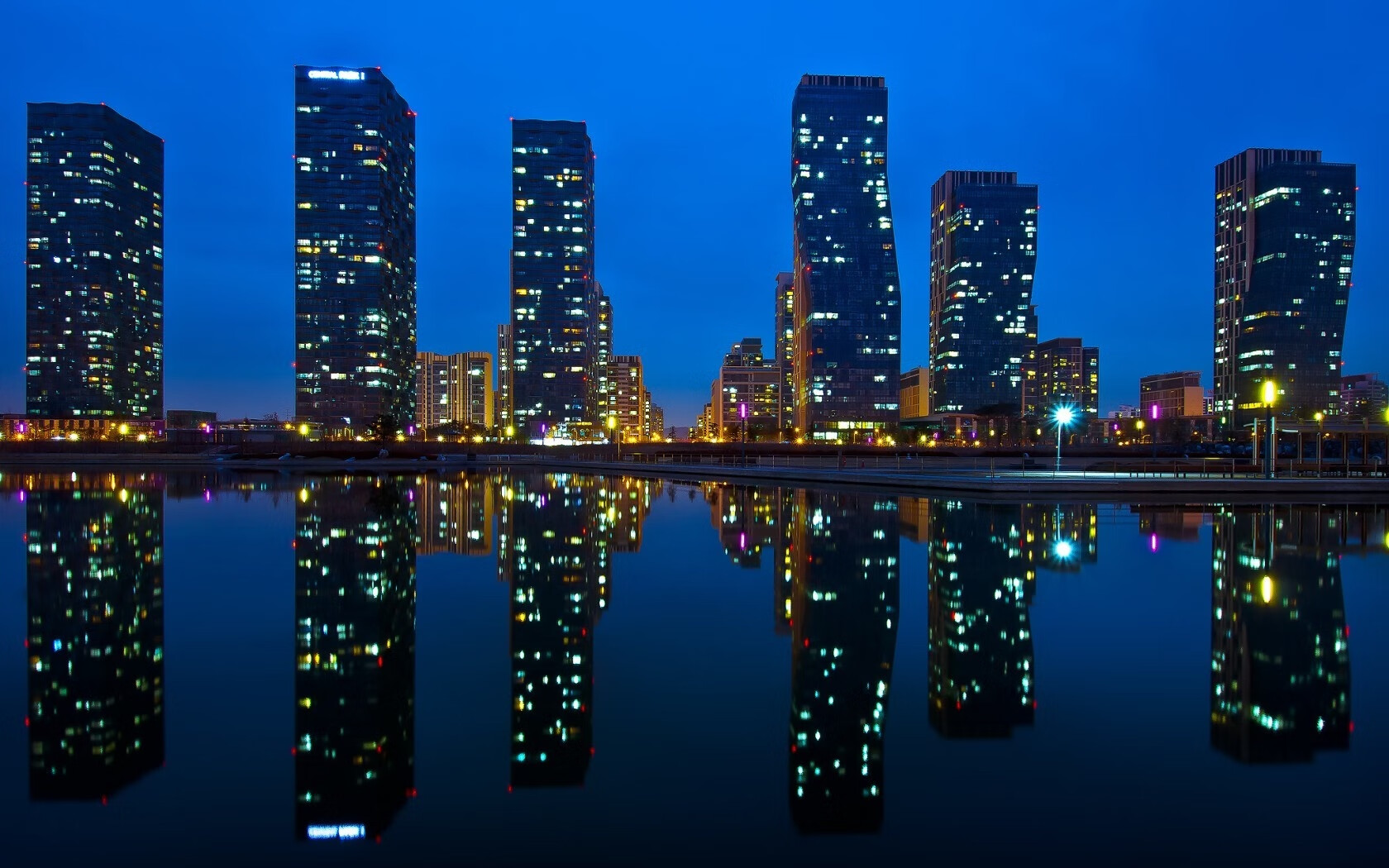 中国女篮加速战术更新适应国际节奏，中国女篮加油视频