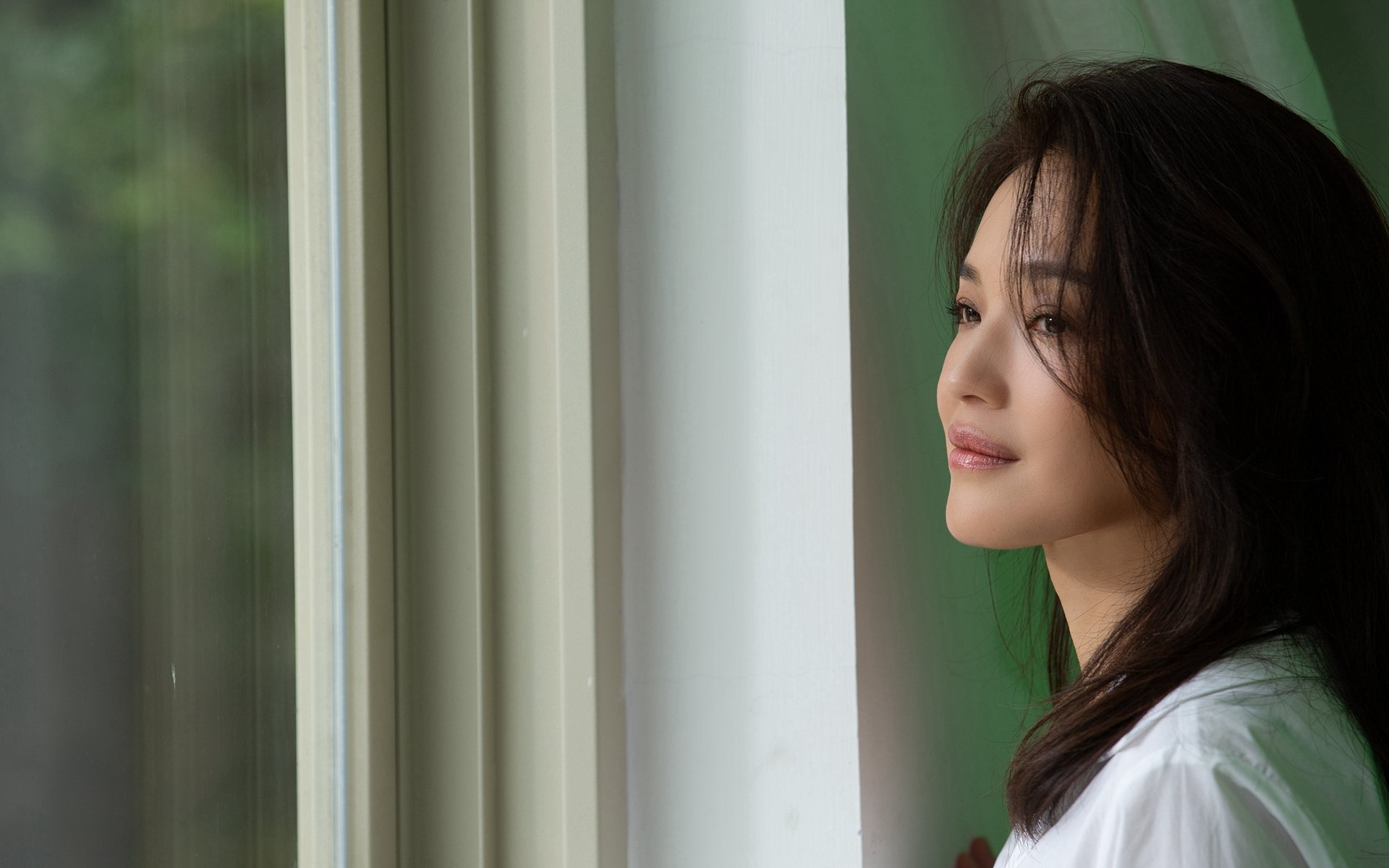 未来足球赛场将采用全息投影技术，创造沉浸式观赛体验，足球全景