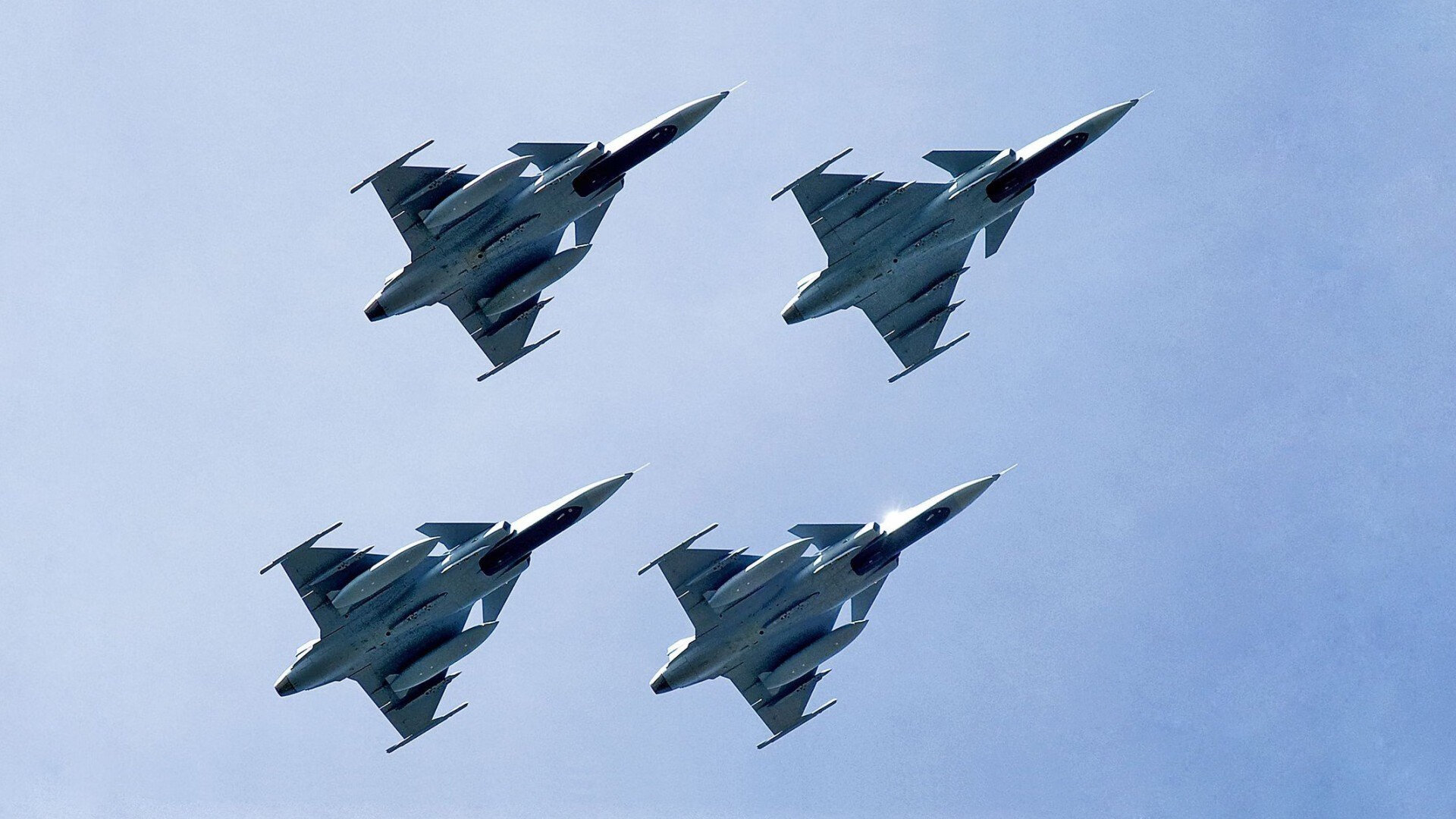 绿色环保足球装备多渠道推广，推动行业绿色转型，绿色足球队徽